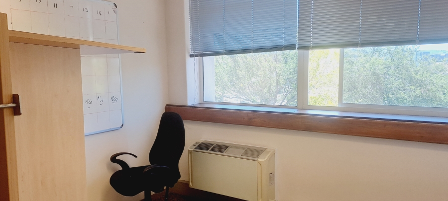To Let commercial Property for Rent in Bo Oakdale Western Cape
